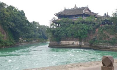 1-Day Mount Qingcheng and Dujiangyan Irrigation System Tour - Mount Qingcheng’s Front Mountain: Taoist landmarks with a clear route