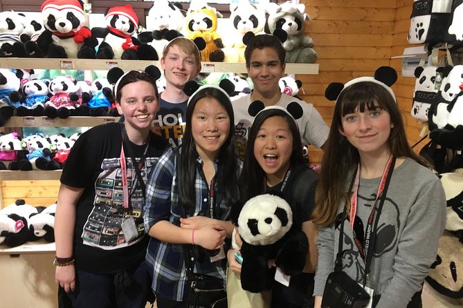 1-Day Panda Breeding Center plus Chengdu City Tour - Kuanzhai Alley walk: old streets plus modern charm