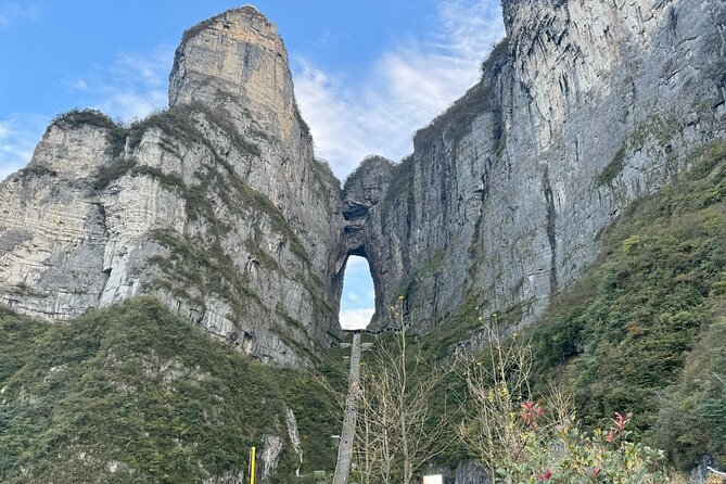 1-Day Private Tour to Tianmen Mountain & Glass Walk & Night Light - 99 Bend Road and the climb rhythm: pacing for real legs
