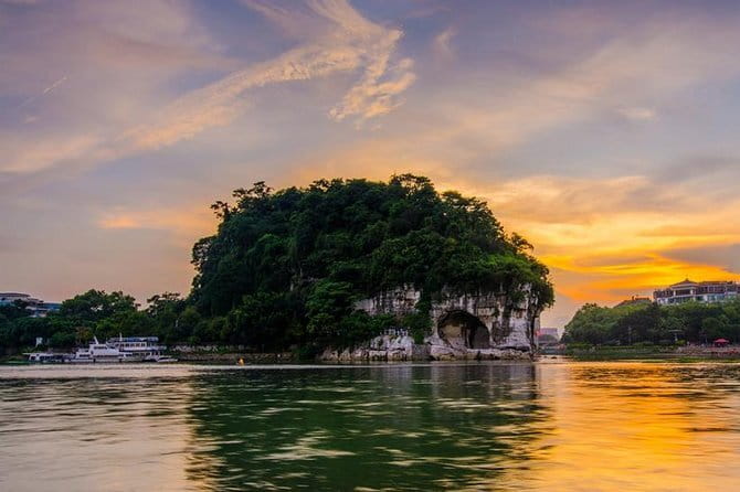 1-Day tour of Guilin-LiRiver cruise-Yangshuo Xianggong hill - Logistics That Can Make or Break the Day