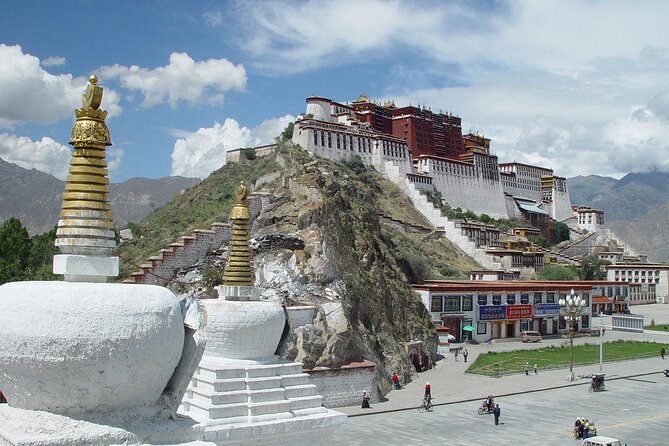 11-Day Private China Tour: Beijing, Lhasa, Xi'an and Shanghai - Beijing: from airport pickup to Forbidden City calm