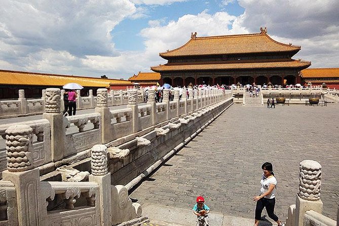 11-Day Small-Group China Tour: Beijing, Xi'an, Guilin, Yangshuo and Shanghai - Guilin: Reed Flute Cave and Elephant Trunk Hill