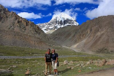 15 Days Mt Everest and Mt Kailash Kora Pilgrimage Group Tour - The drive to Shigatse: Yamdrok Yumtso and the “holy lake” stop