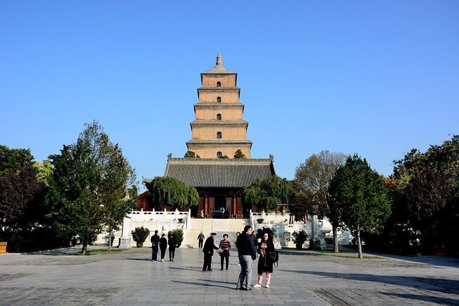 2-Day Classic Xi'an Tour Combo Package: Terracotta Warriors and Downtown Sightseeing - Muslim Quarter and the Great Mosque: food street energy plus a calm sacred space