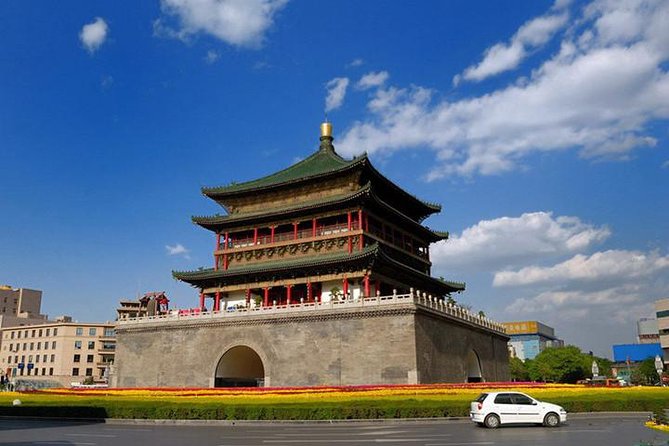 2-Day Highlights Xi'an Private Tour Combo Package: Terracotta Warriors and City Sightseeing - Day 1 in the City Core: Museum, Pagoda, Towers, Then the Muslim Quarter