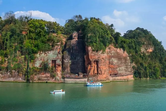 2-Day Private Tour of Leshan Grand Buddha and Emei Shan including Monastery Stay - Baoguo Temple monastery stay: a sleep with real rules