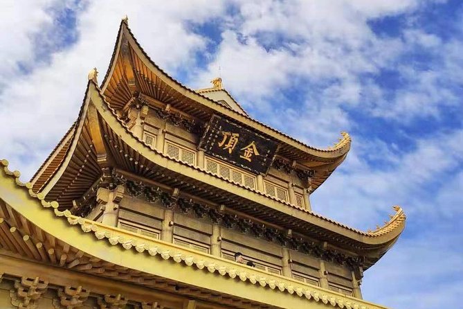 2-Day Private Tour of Leshan Grand Buddha and Emei Shan including Monastery Stay - Day 2 on Emei Shan: cable car to Golden Summit views