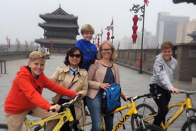 2-Days Xi'an Private Tour with night tour - The Cave Dwellers Stop: Mrs. Huang’s Home (Short, But Memorable)