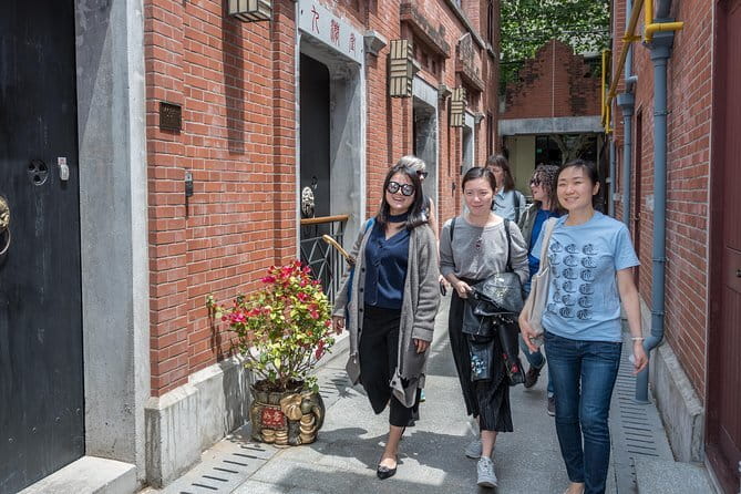 3-hour Morning/Afternoon Tea Tasting on Maliandao Street & Dimsum - Who should book this tea and dimsum experience