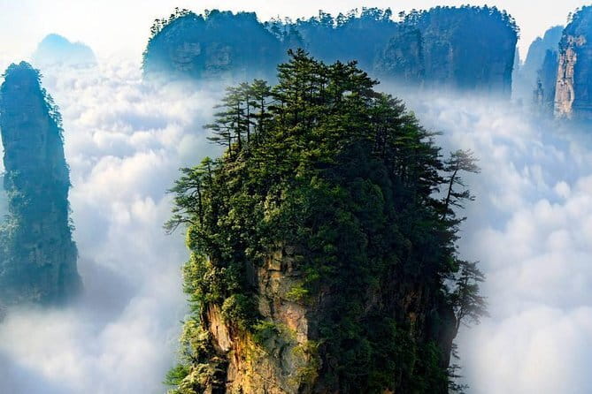 4-Day Private Zhangjiajie Tour: Avatar Mountains & Glass Bridge - Tianzi Mountain: big horizons and a cable car down