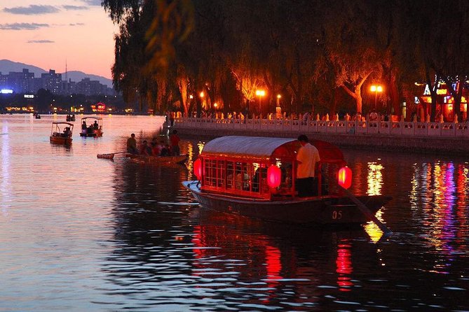 4-Hour Private Illuminated Beijing Tour with Authentic Chinese Dinner on Hutong Street - Tiananmen Square at Night: Big Lights, Short Stop
