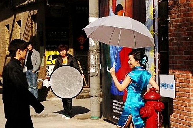 4-Hour Private Shanghai Art and History Tour - M50 Creative Park: factory space turned art district