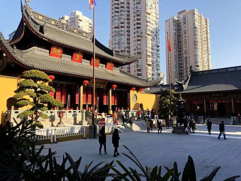 4-Hour Shanghai City Private Tour by German-Speaking Guide - Pudong New Area: ferry to futuristic towers and optional observation decks