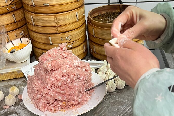 4-Hr Shanghai Layover Tour: Maglev, Wet Market, Food, Landmarks - Huangpu Wet Market: A Sensory Stop That Feels Like Local Life