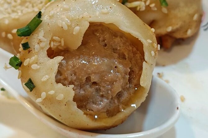 4-Hr Shanghai Layover Tour: Maglev, Wet Market, Food, Landmarks - Food Time: Bites & Sips Where You Actually Eat