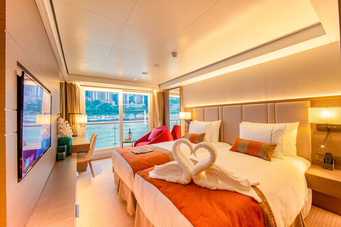 4D3N Yangtze River Cruise: Chongqing to Yichang by Century Cruise - Fengdu Ghost City: a 1,900-year-old folklore stop that’s not just spooky