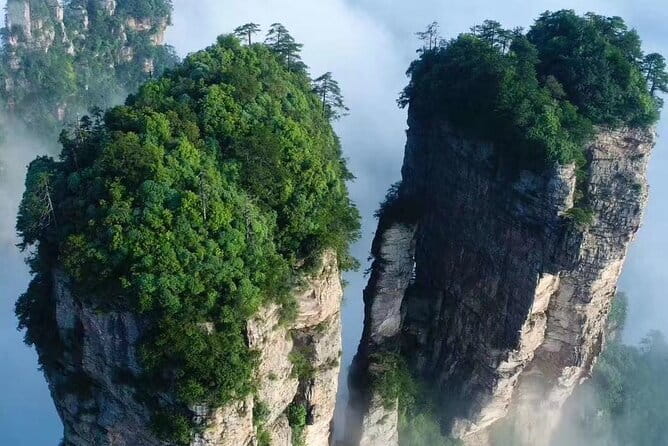 5-Day Private Zhangjiajie Ultimate Experience Tour - Hotel location in Wulingyuan: the East Gate advantage