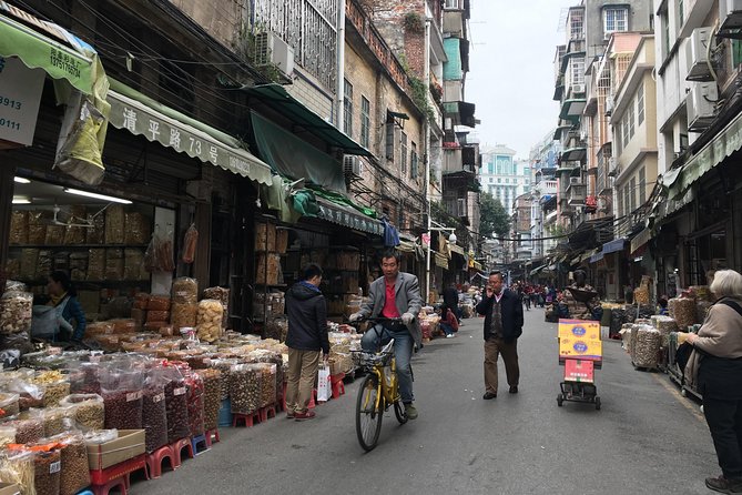 5-Hour Sai Kwan Walking Tour with Unique Food Tasting - Meeting point, end point, and the 11:00 start