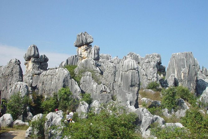 8-Day Private Yunnan Tour to Kunming, Dali, Lijiang and Shangri-La - Kunming arrival: airport pickup, Golden Temple, and Green Lake Park