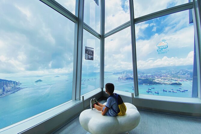 A Perfect Hong Kong Layover - 5h private tour - Hong Kong Island’s mix: skyscrapers, heritage streets, and photo-friendly walking
