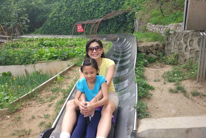 All-inclusive Day Tour: Mutianyu Great Wall & Beijing Panda Zoo with Local Lunch - Panda House morning: how the breakfast routine changes the vibe