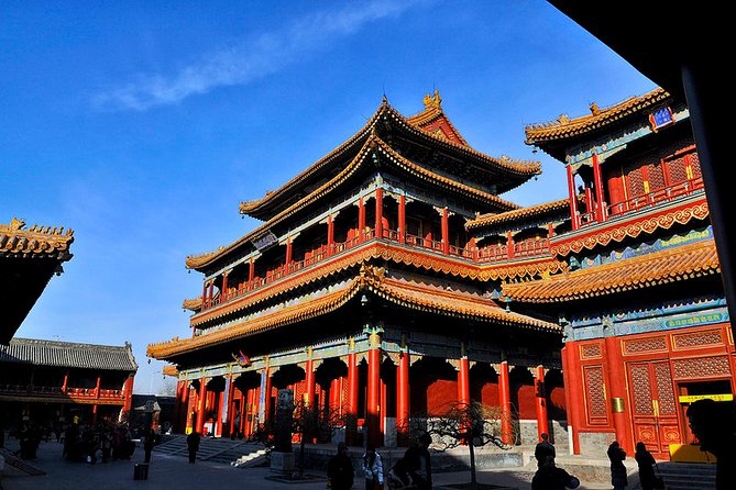 All-inclusive Private Day Trip: Hutongs, Lama Temple & Panda House with Lunch - Hutong tour by rickshaw: reading old Beijing from street level