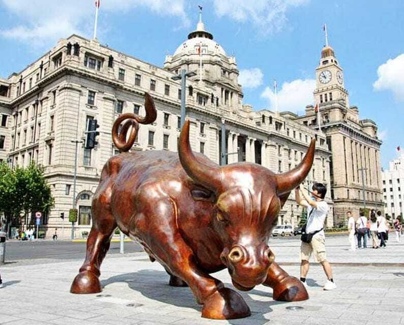 All Inclusive Shanghai City Tour : Old and New Highlights - Pudong skybridge and Shanghai Tower: the day’s biggest payoff