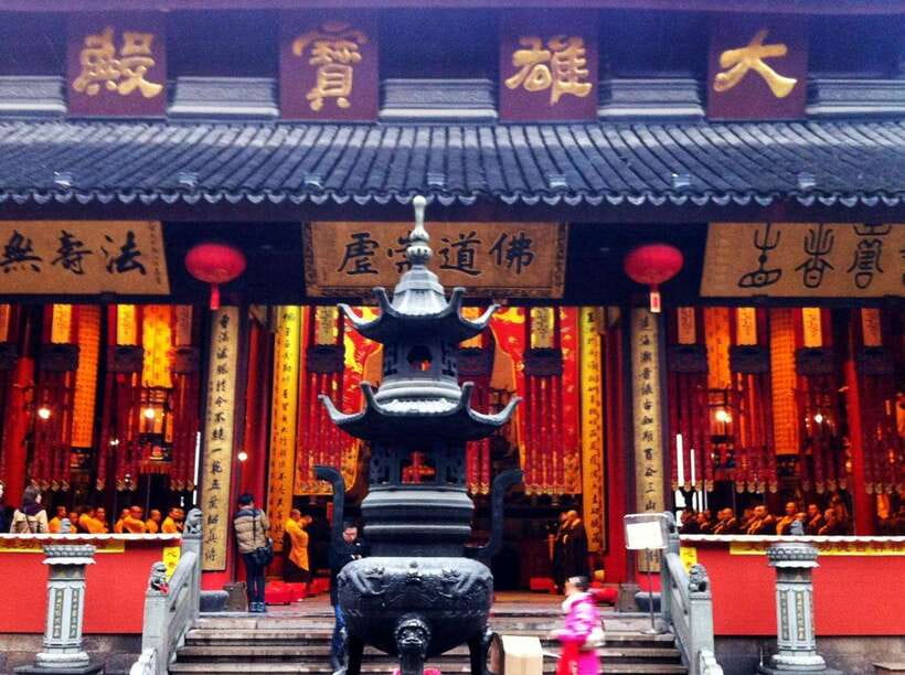 All Inclusive Shanghai City Tour : Old and New Highlights - Lunch break and where your guide really adds value