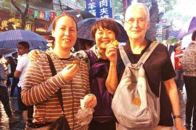 All inclusive Xi'an Most Popular Private Day Tour - Muslim Quarter stroll: snacks, folk art, and easy navigation