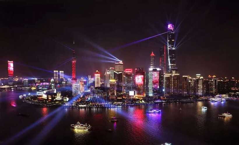 Amazing Shanghai Night Lights:River Cruise &Private Transfer - How the guide makes or breaks the experience