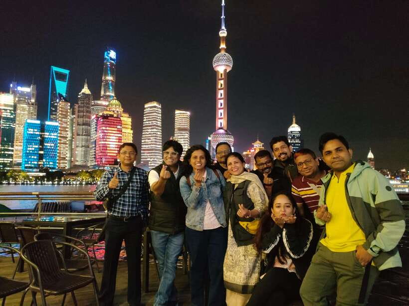 Amazing Shanghai Night Lights:River Cruise &Private Transfer - 3 hours in Shanghai: planning your evening so it feels relaxed