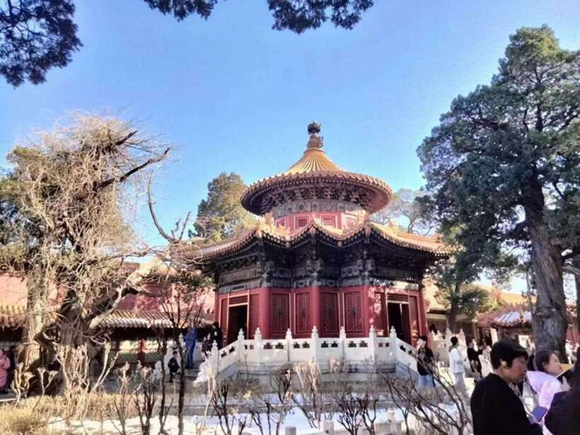 Beijing: 2-Day private Tour with Great wall& Forbidden city - Summer Palace: lake views and the long corridor walk