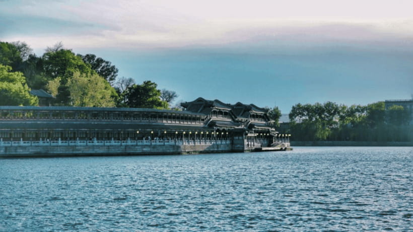 Beijing: Beihai park e-ticket entry - Who should book this e-ticket, and who might want a guide instead