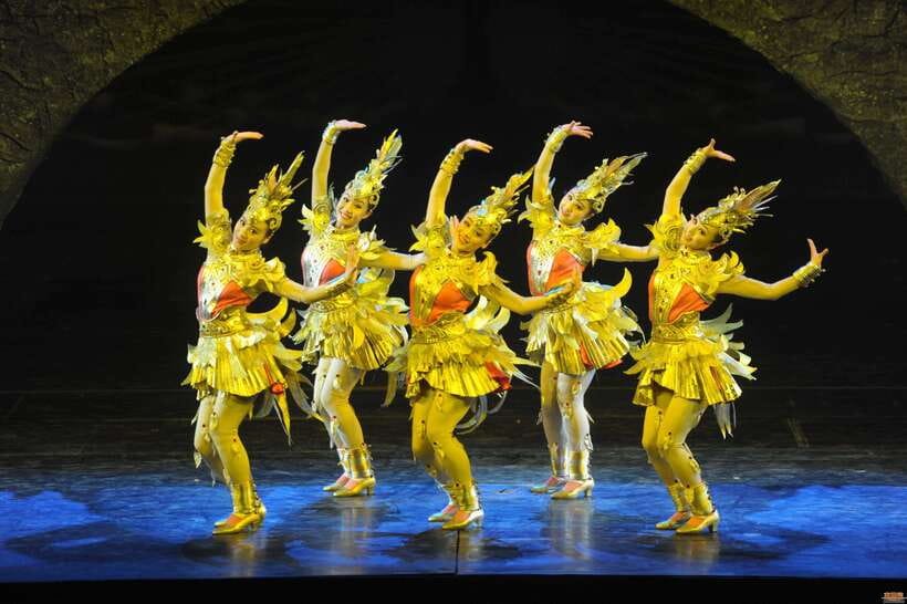 Beijing Golden Mask Dynasty Show With Private Transfer - Golden Mask Dynasty at OCT Theatre: what the show delivers