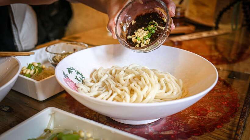 Beijing: Hidden Gems Guided Food Tour with Beer and Tastings - Start at Shichahai, then walk hutong lanes fast