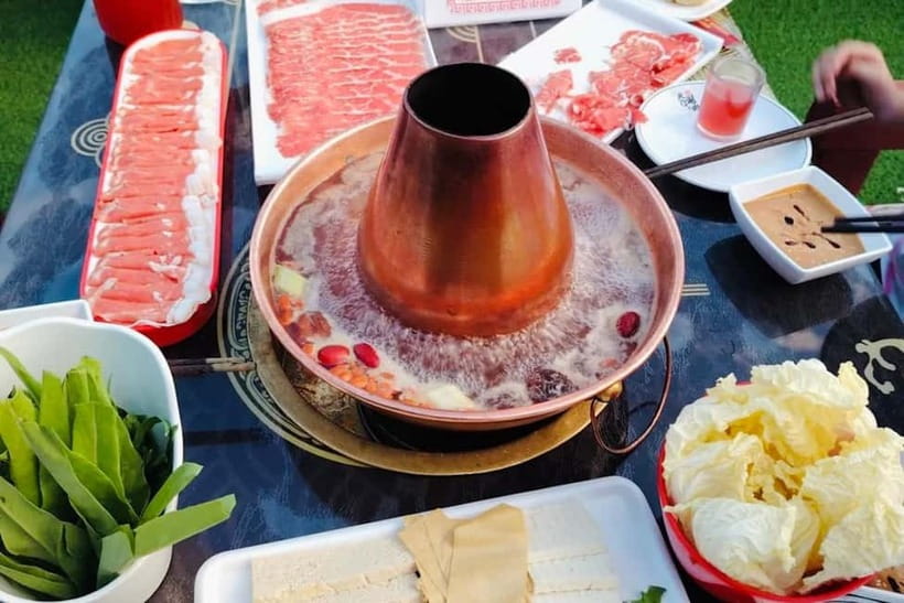 Beijing Hutong Dinner and Beer Walking Private Tour - Wanning Bridge Views: Night Calm Before the Eating Starts