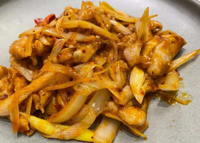 Beijing Hutong Dinner and Beer Walking Private Tour - Gulou East Avenue Snacks: Alleyway Energy Without the Chaos