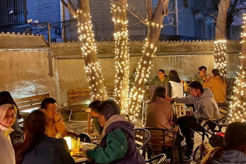 Beijing Hutong Dinner and Beer Walking Private Tour - Dinner and Street-Style Favorites: Hot Pot Meets Real Beijing Cooking