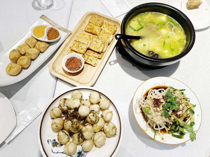 Beijing Hutong Food Crawl Delights: Peking duck, Hotpot&More - Yunnan-Style Finale: Cross-Bridge Rice Noodles and a Sweet Wrap-Up
