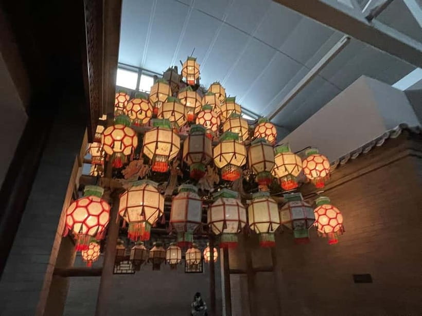 Beijing: Hutongs & Food & Culture Walking Tour - Price and logistics: how $2.86 can make sense