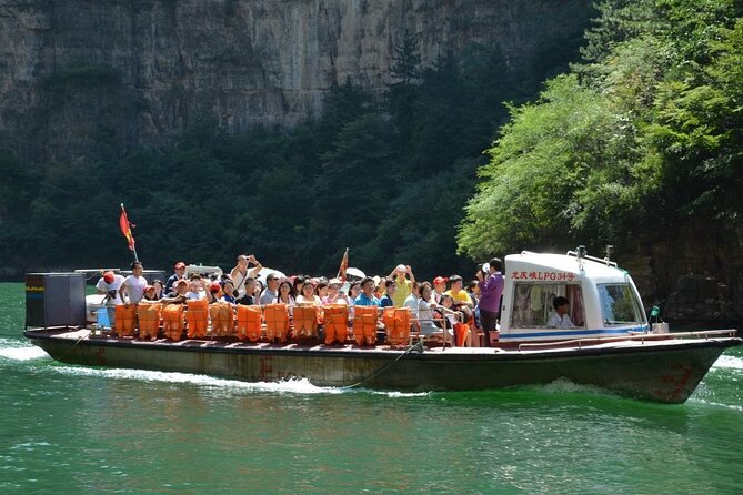 Beijing Private Tour to Badaling Great Wall and Longqing Gorge with Boat Ride - Badaling Great Wall: cable car round trip and the low-stress start