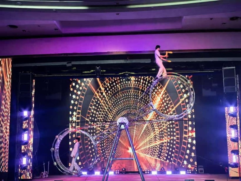 Beijing: Qinle Palace Acrobatics Show Ticket - Aerial Silks, Hoop Dances, and Body-Wrenching Skills