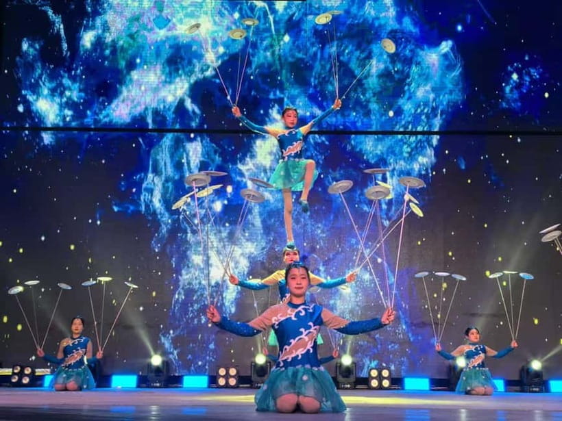 Beijing: Qinle Palace Acrobatics Show Ticket - Stage Effects: Holographic Han Palace and Chime Matrices