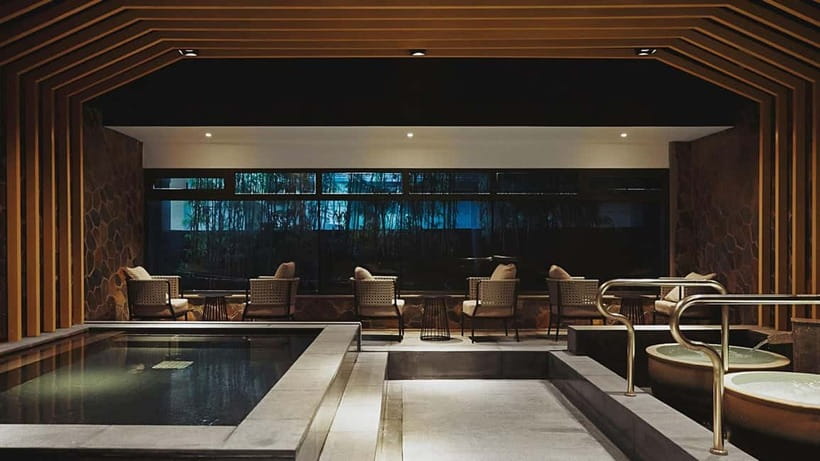 Beijing : SHUIGUO luxury SPA & Recreation Club day ticket - Your first hour: lockers, sauna clothes, and where to start