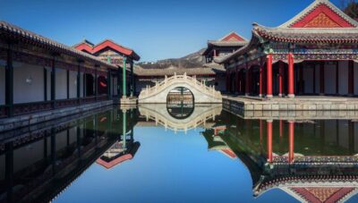Beijing: Simatai Great Wall & Gubei Water Town Private Tour - Two tour styles: transfer-only QR tickets or a full guided day/night