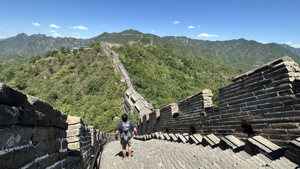 Beijing:Mutianyu/Badaling Great Wall Tour with VIP Fast Pass - Badaling Fast Track: Dedicated Cable Car Access and a Cleaner Start