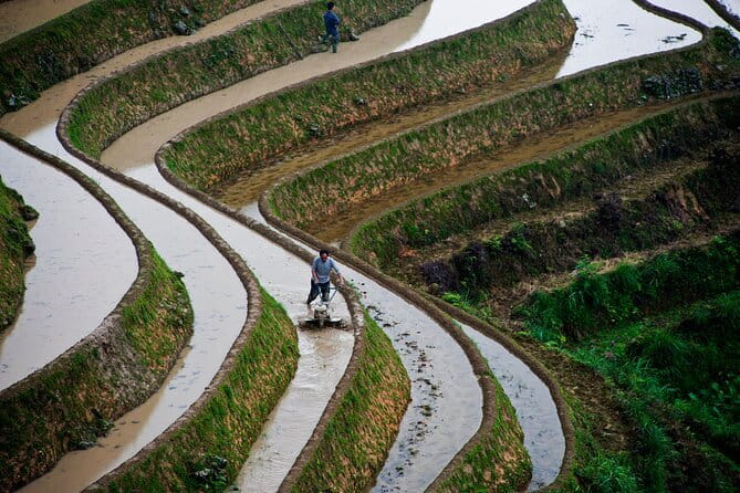 Best of Guilin Li River Xianggong Hill and Yulong River - Xianggong Hill: the view that puts the whole river into context