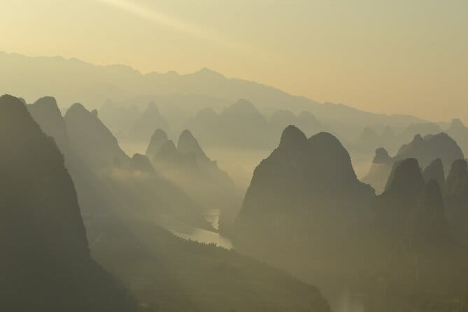 Best of Guilin Li River Xianggong Hill and Yulong River - Li River electric boat: Yangdi to Xingping area without the chaos