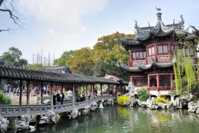 Best of Shanghai Day Tour, including Jade Buddha Temple & Bund & Yuyuan Garden - Shanghai Museum: a Feng Shui building with massive collections