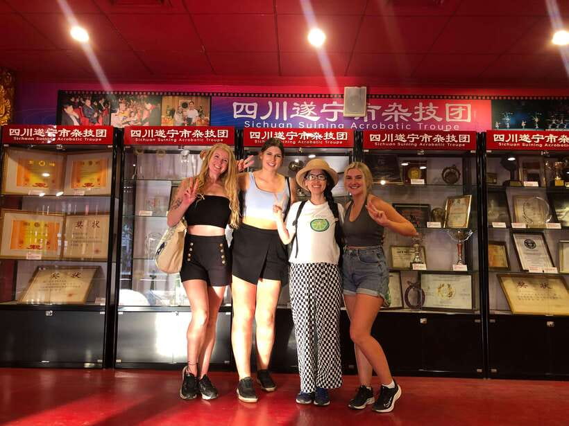 Chaoyang Acrobatics Ticket - Beijing’s Red Theatre: What a 60-Minute Chaoyang Show Feels Like